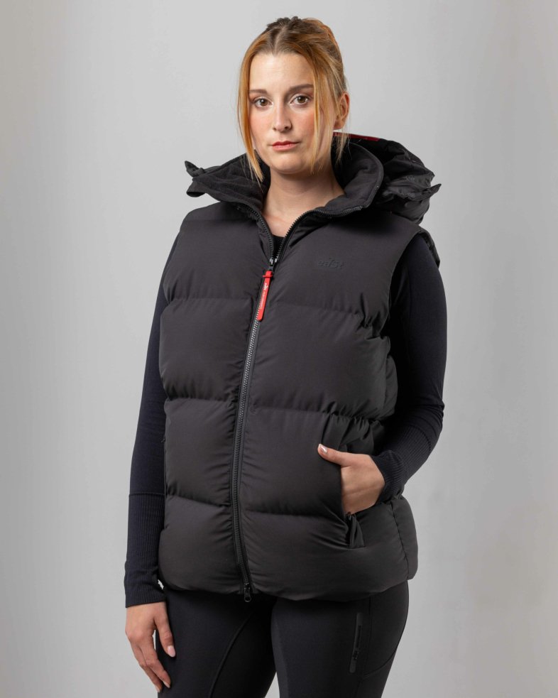 eaSt Performance Puffy Vest - black / red 