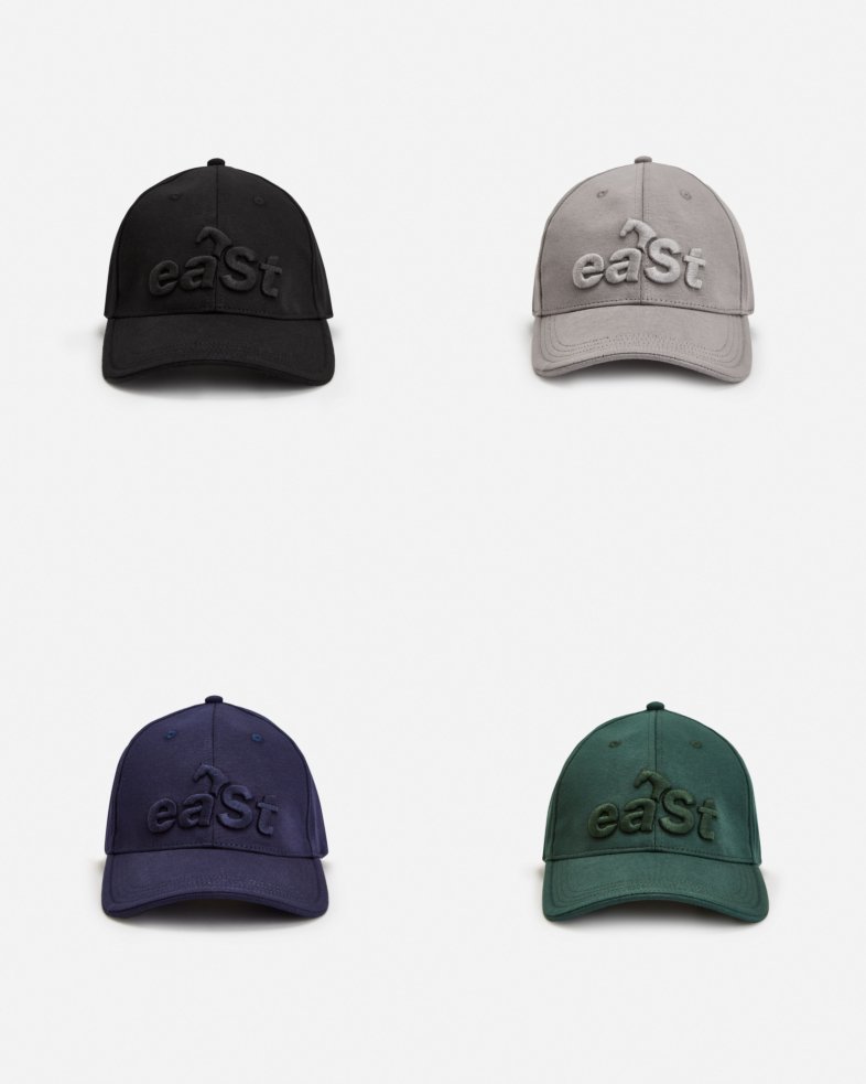 Outfit: Cap + Mesh Shirt + REGGINGS® R1 Lightweight + Socks